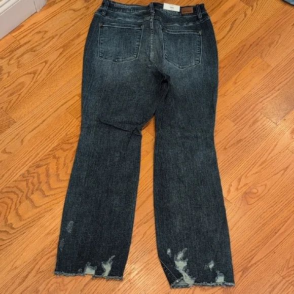 NEW W/Tags. Judy Blue Midrise Slim Bootcut Heavily Distressed. - Picture 4 of 5